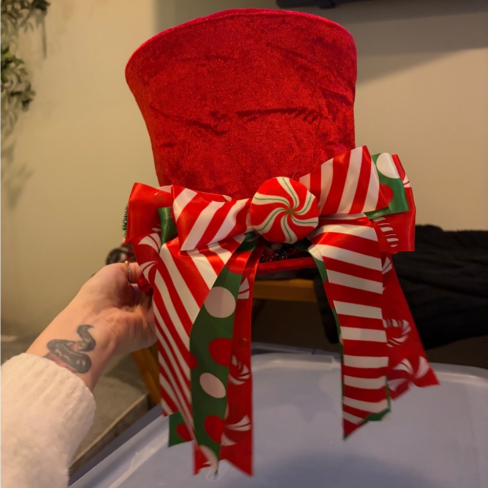 🏷️ 3/$75 Deal 🫱🏻‍🫲🏽 Luxury Top Hat Christmas Tree Topper Unique